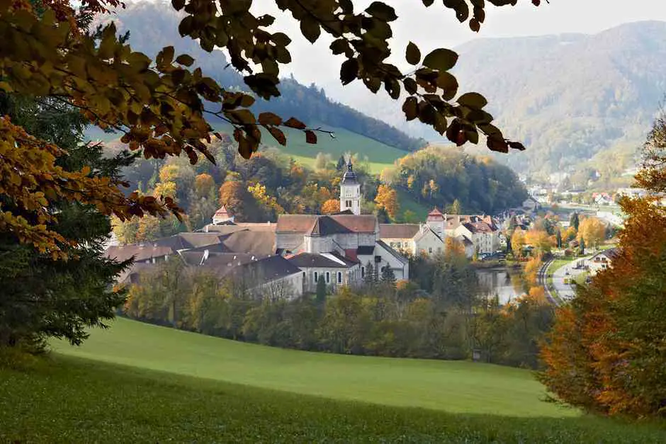 Stift Lilienfeld in autumn © Copyright Harald Schmid