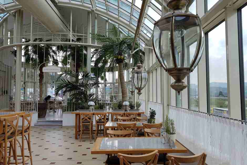 Restaurant in der Therme Bad Bük am Morgen