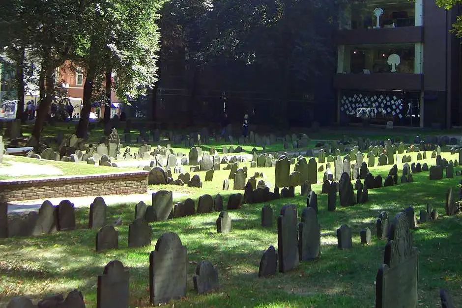 Granary Burying Ground - Free things to do in Boston
