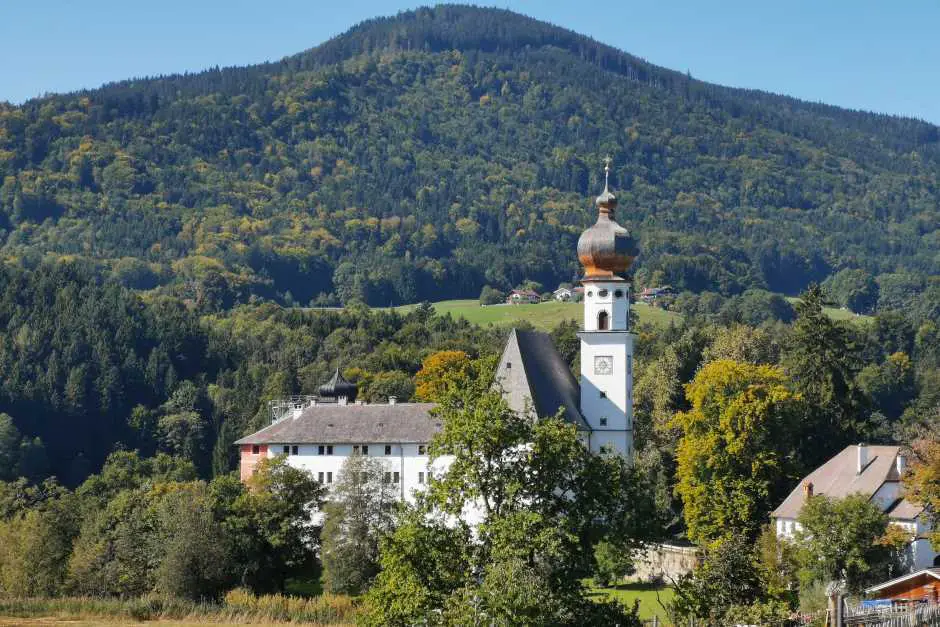 Höglwörth monastery am Höglwörther See