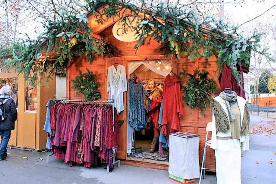 Second-hand fashion at Clamott at the Christmas market at Karlskirche