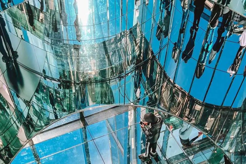 Glass floor in the SUMMIT One Vanderbilt