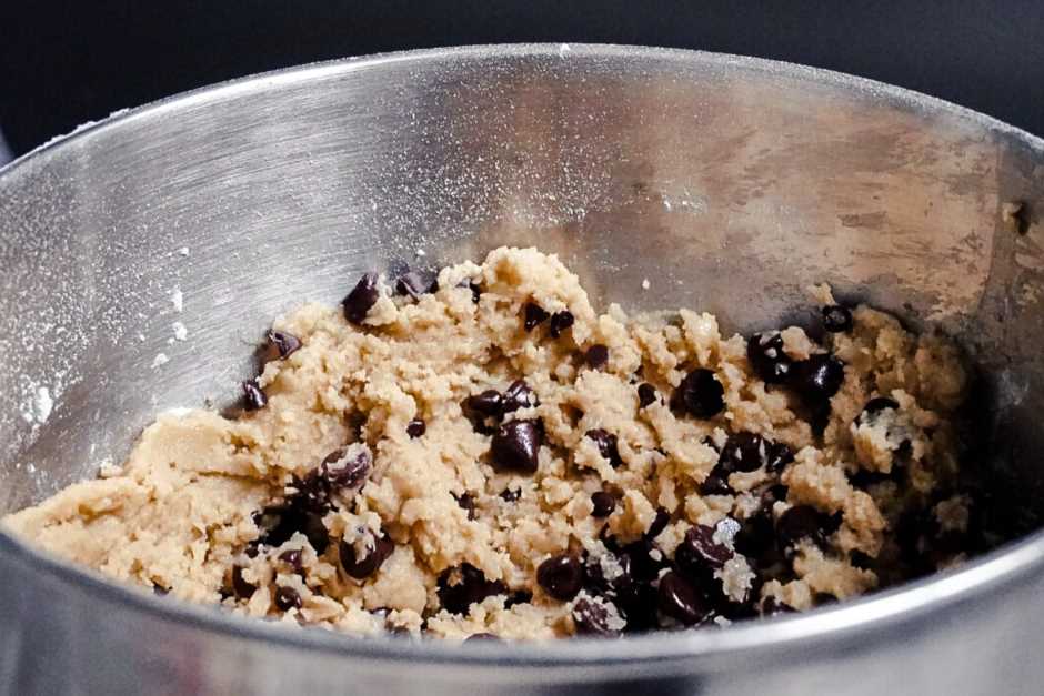 Prepare NY Cookies dough