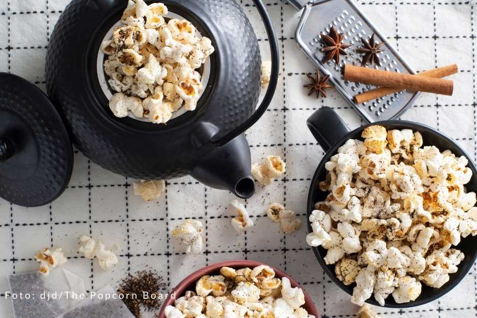 Popcorn with chai and cinnamon