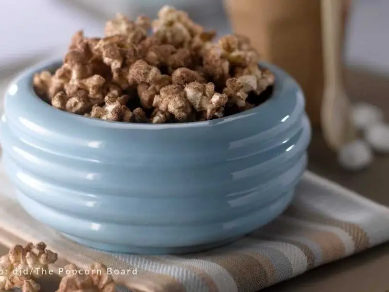 Cinnamon Chocolate Popcorn - sweet popcorn recipes