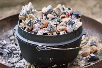 Dutch Oven auf dem Lagerfeuer