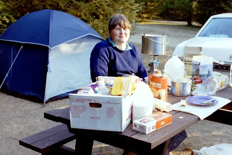 Cooking while camping with the tent