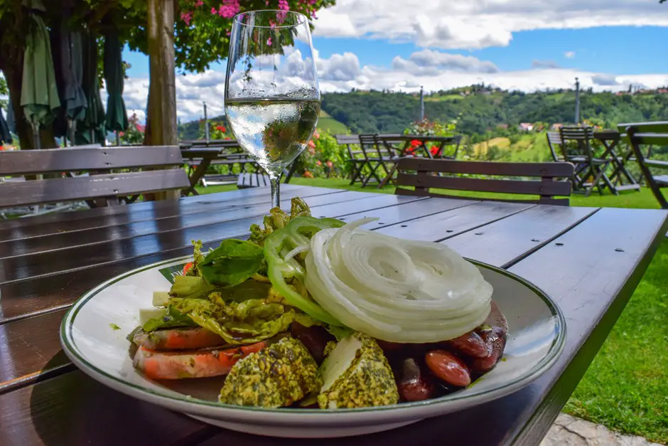 Cold plates and wine in the Heurigen or Buschenschank