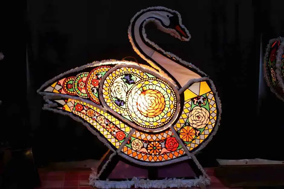 Ein Schwan Die schönsten Perchten Kappen
