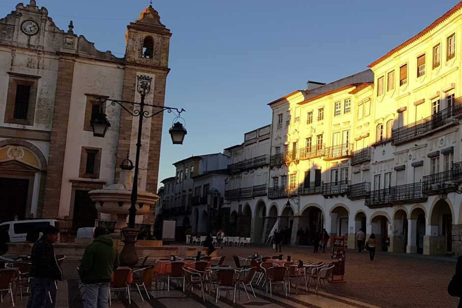 Marktplatz von Evora Portugal