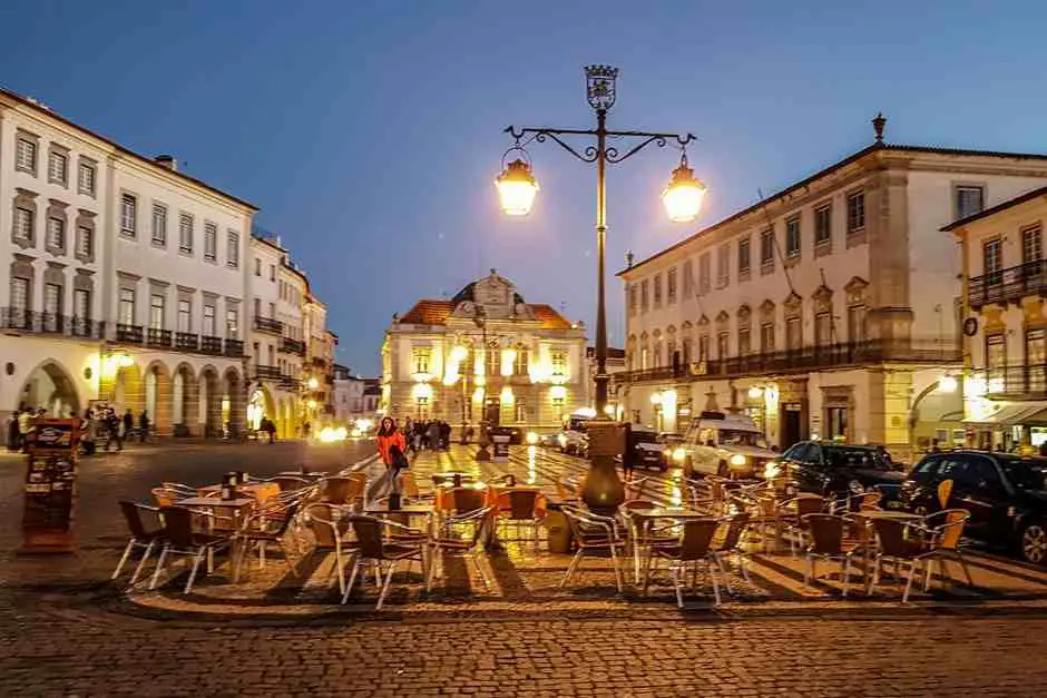 Praca do Giraldo in Evora