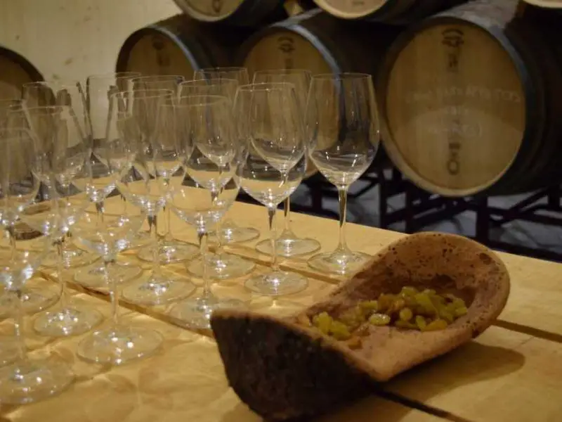 Weinprobe in einem Weingut im Alentejo