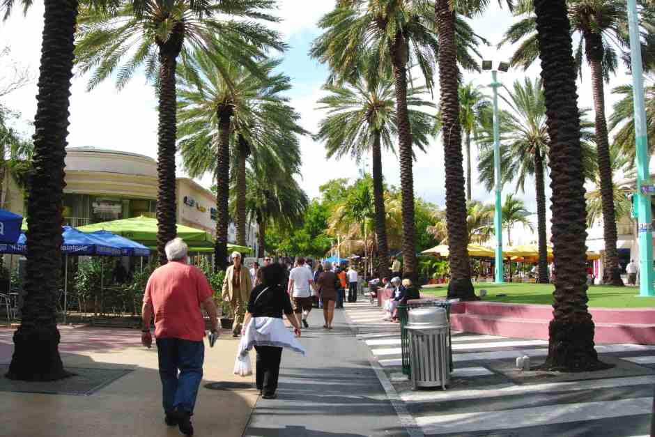 Lincoln Street Mall in Miami Beach