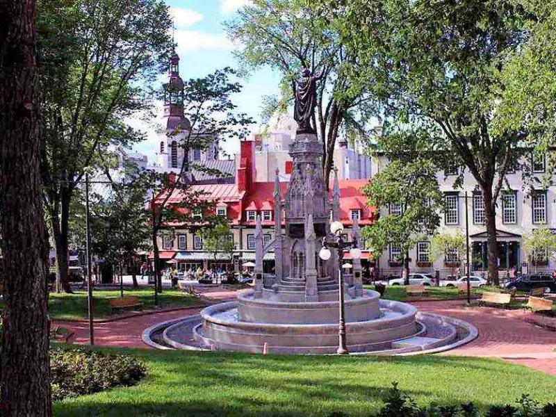 Die Altstadt von Quebec am Place d'Armes