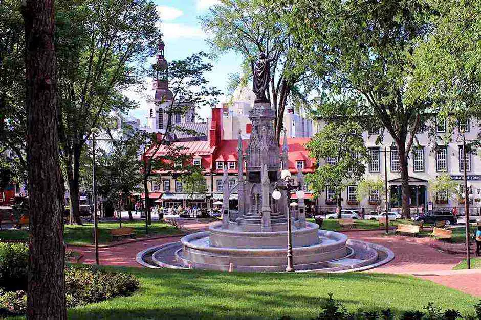 Die Altstadt von Quebec am Place d'Armes