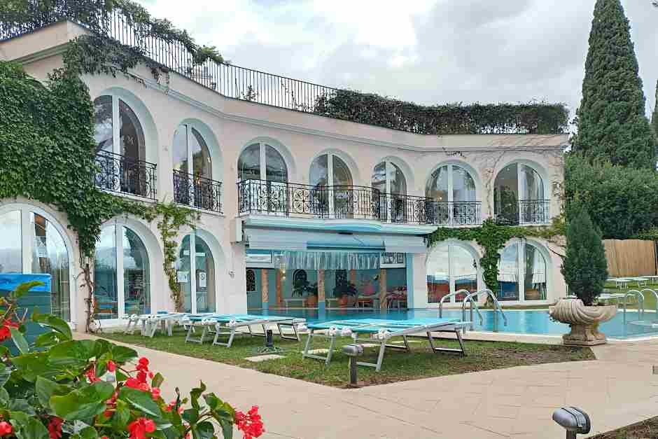 Ruhiger Pool im Hotel Miramar Kroatien