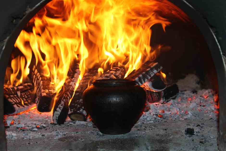 The Zulu people cook a lot with Dutch ovens