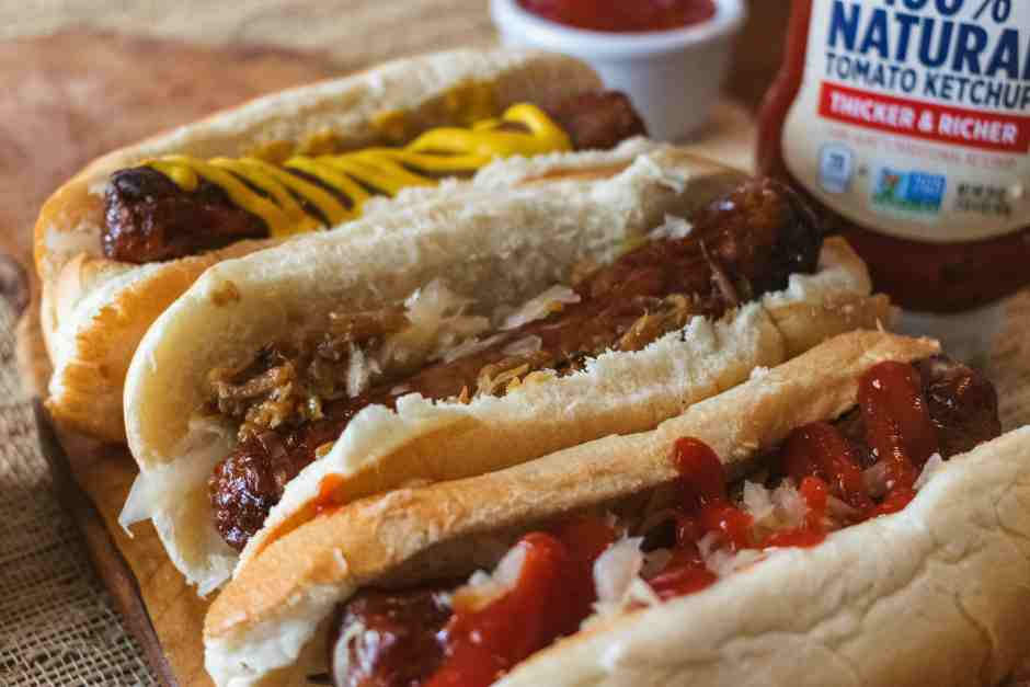 Hot dogs are a typical meal in New York City