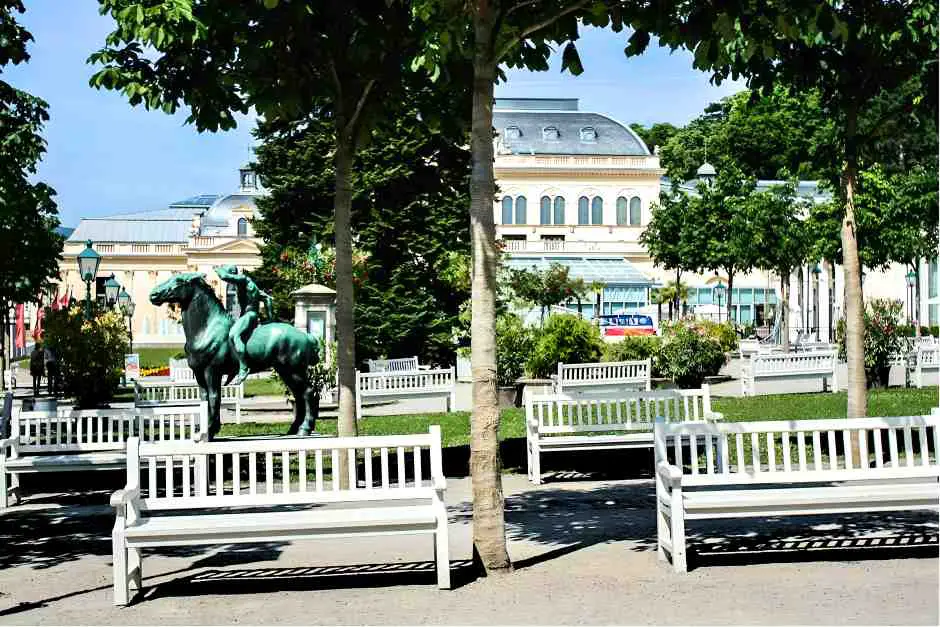 Tagesausflug von Wien in den Kurpark von Baden bei Wien