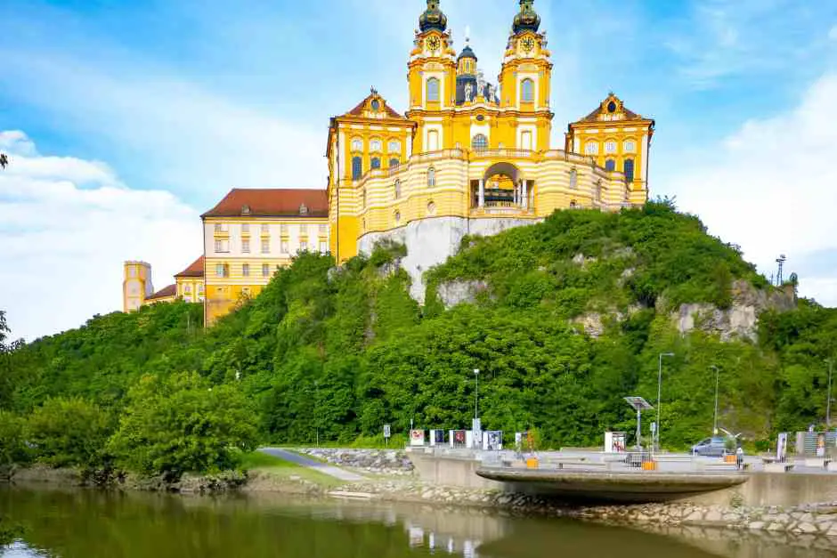 Kloster an der Donau, Österreich: Barocke Schätze und Highlights