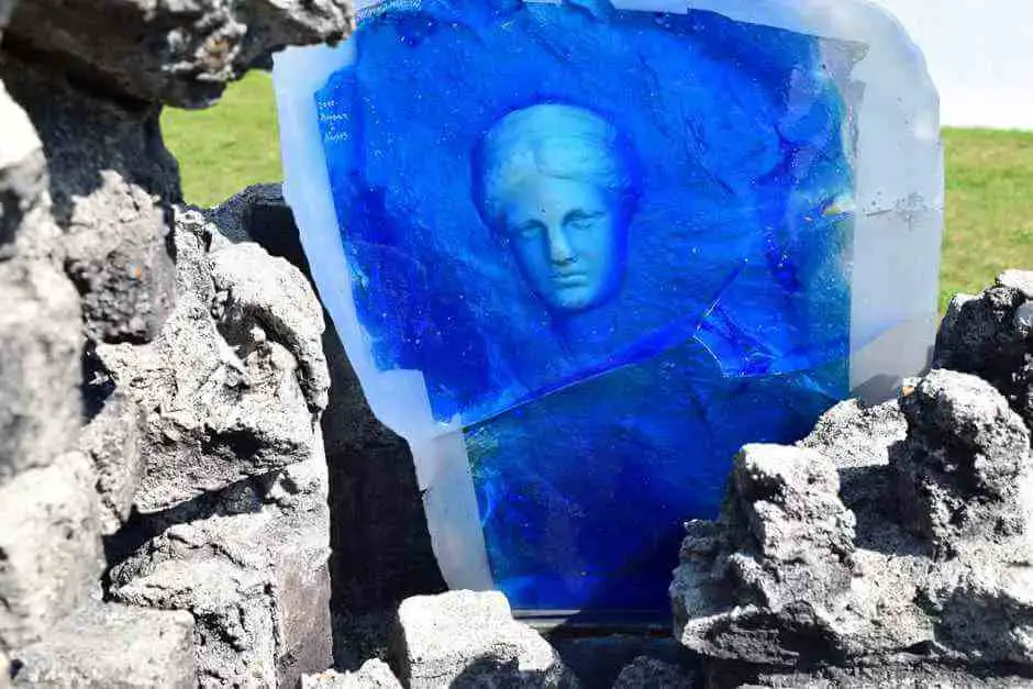 Glaskunst im Park des Glasmuseum Frauenau an der Glasstraße