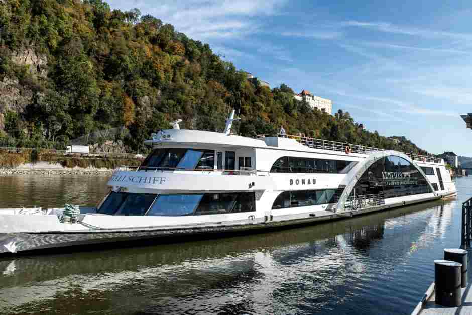 Passau vom Wasser aus mit dem Kristallschiff
