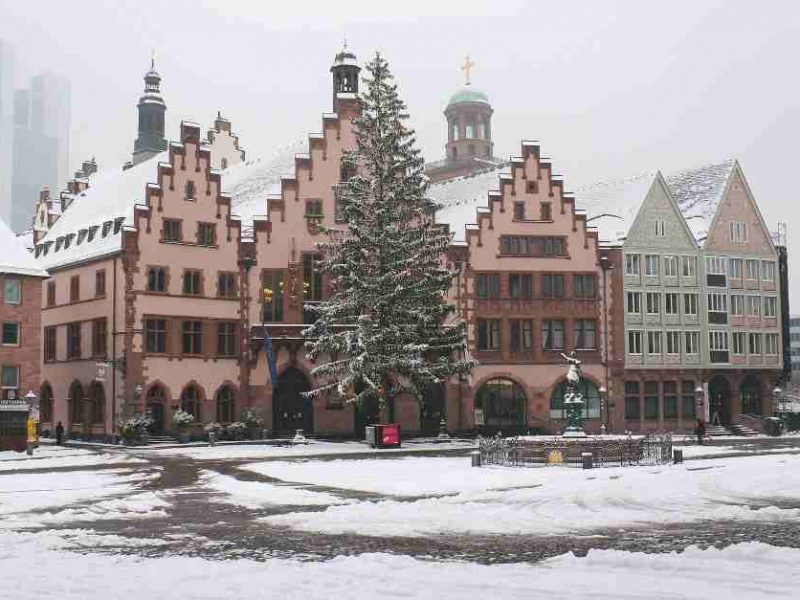 Winterliche Altstadt von Frankfurt im Winter