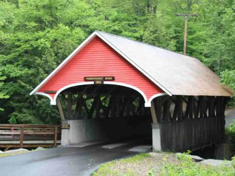 Covered Bridge Vermont im Indian Summer