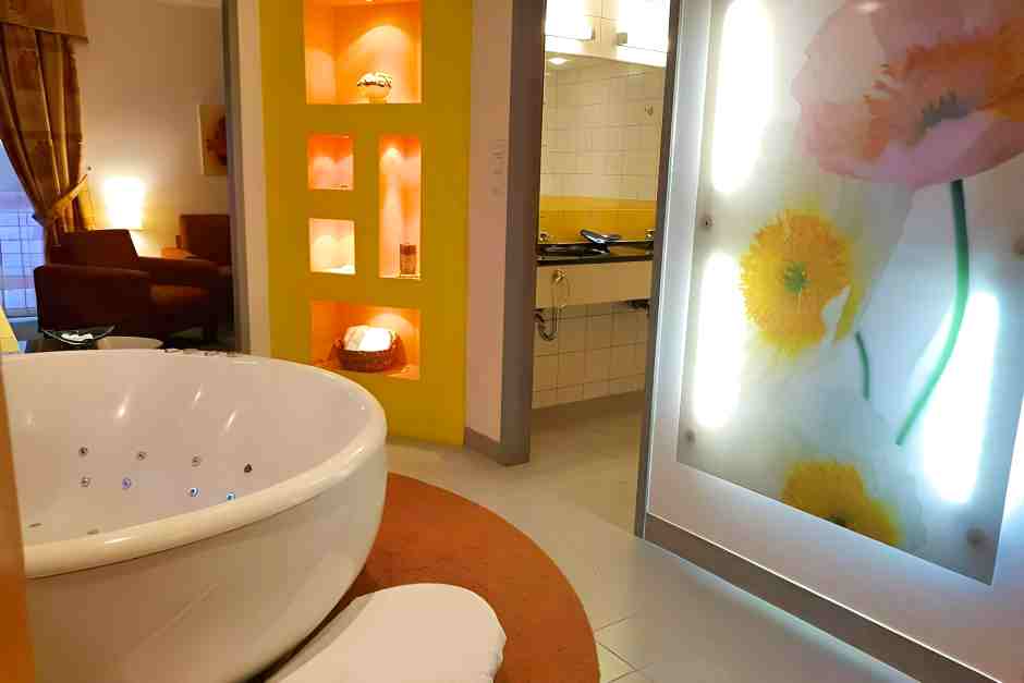 Großer Spa-Bereich in der VIP Suite des Hunguest Hotel Repce Gold