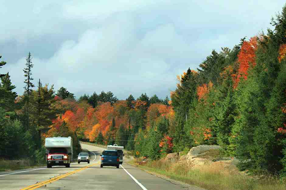 Highway 60 im Herbst