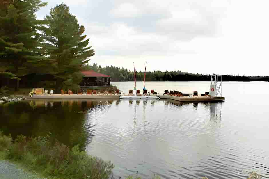 Im Algonquin Park an einem See